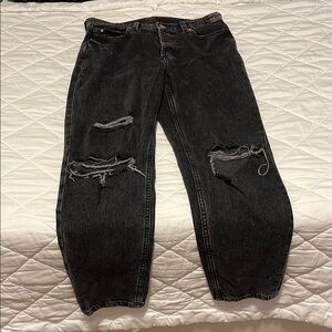 Women’s Black Distressed Jeans